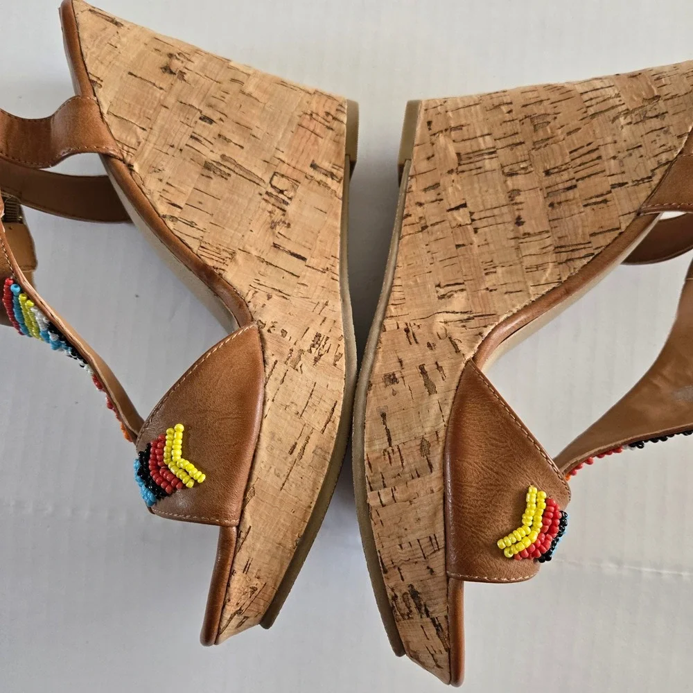 Arizona Jean Co‎ Tan Faux Leather Beaded Wedge Sandals Women Size 9